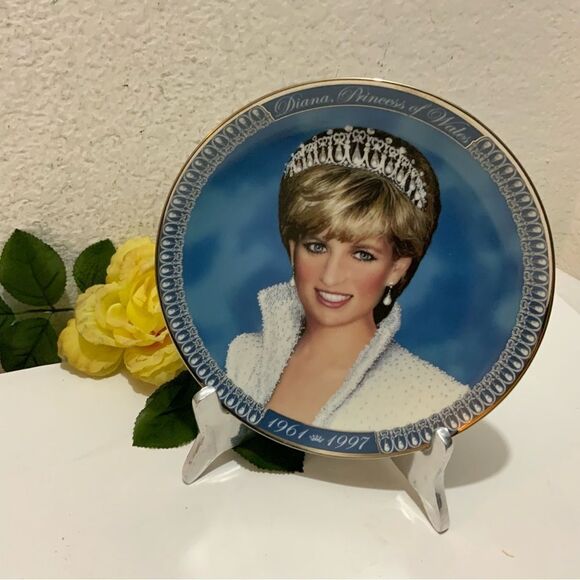 A tribute to Princess Diana From The Franklin Mint G7 - Picture 5 of 6